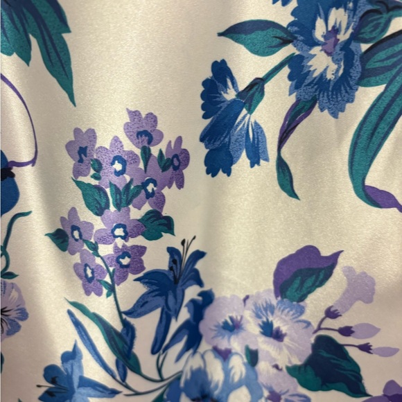 White and Blue Floral Satin and Lace Slip Size XL - Picture 3 of 6